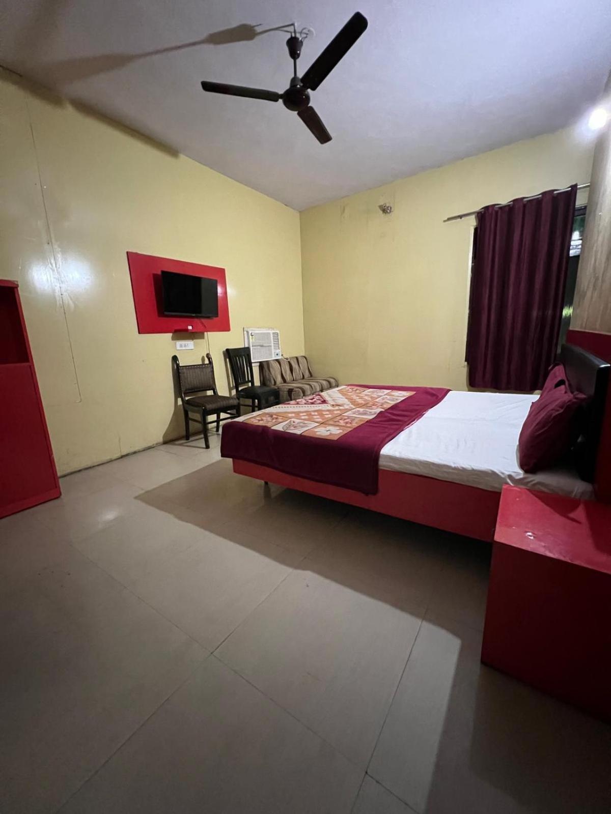 Hotel Skylark Amritsar Exterior photo